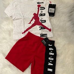 NIKE Gym Red 2T Short + T-shirt